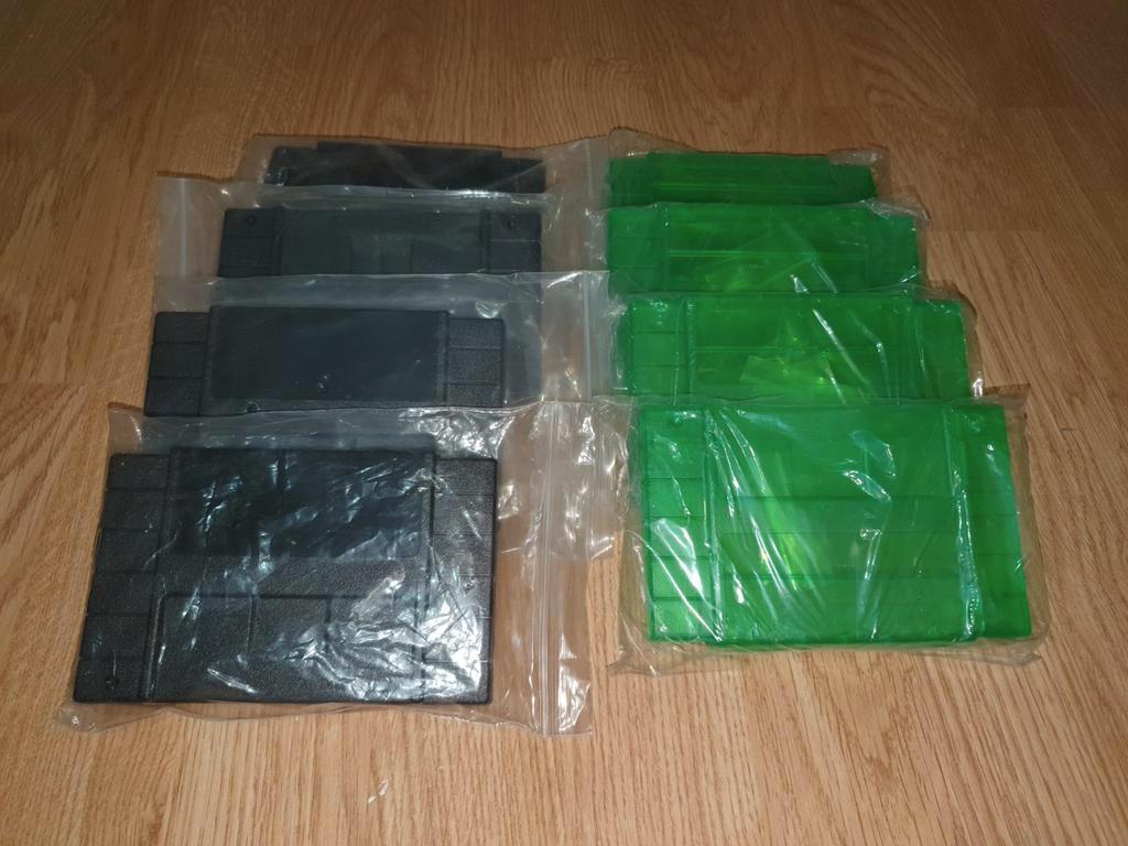 8x SNES NTSC cartridge shells, Envoi, Comme neuf
