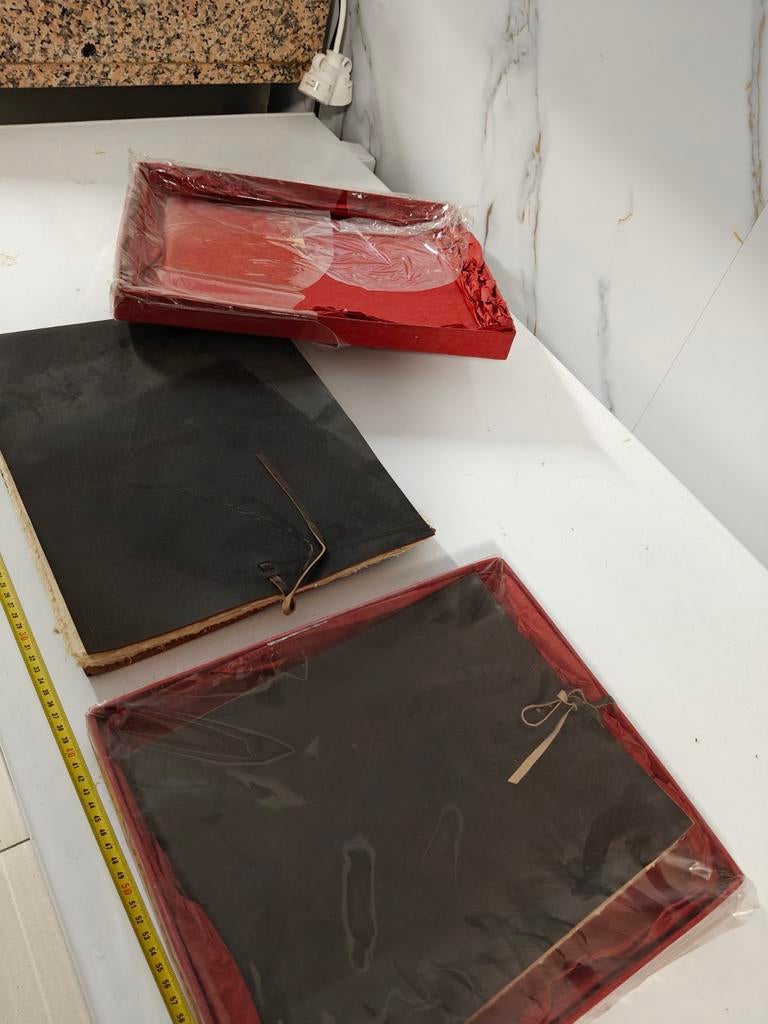 2 Luxe Handgemaakte Fotoboeken – Nieuw – Papyrus- lederloo, Ophalen of Verzenden, Fotoalbum