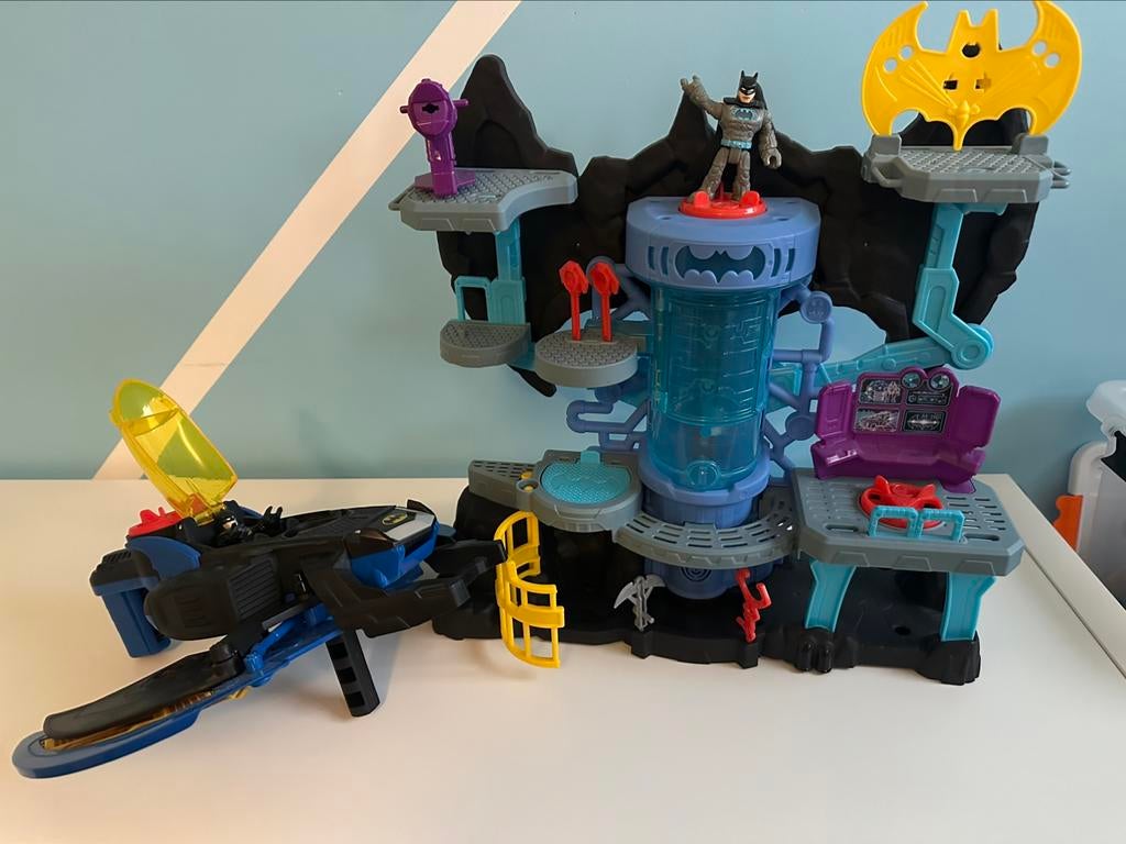 BatTech Batcave met Batman Figuur+ Batwing Vliegtuig, Enlèvement, Comme neuf