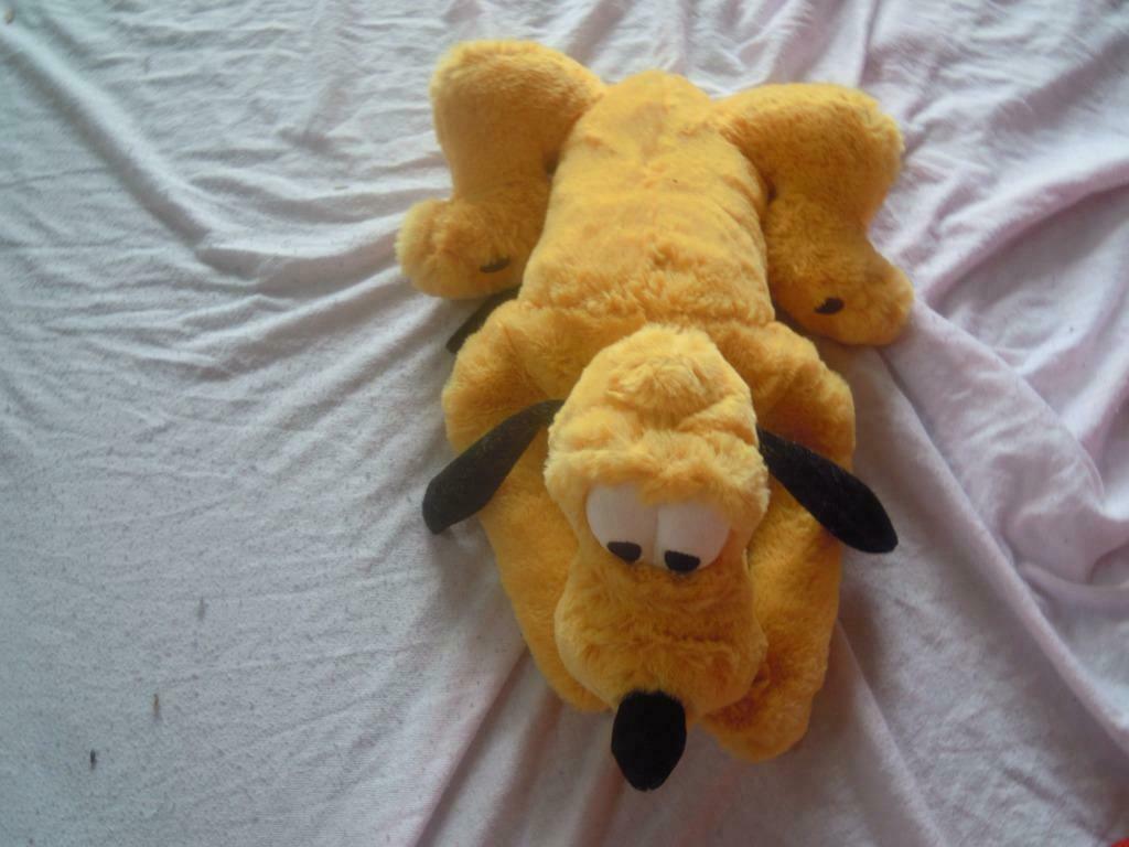 knuffel disneyparks pluto(doos 102), Kinderen en Baby's, Ophalen of Verzenden, Zo goed als nieuw, Hond