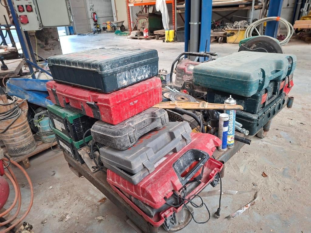 Pallet met boormachines/breekhamers, kortzaag,ytong afk.zaag, Ophalen