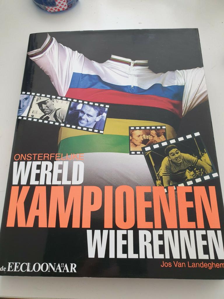 J. Van Landeghem - Onsterfelijke wereldkampioenen wielrennen, Ophalen of Verzenden, Zo goed als nieuw, J. Van Landeghem