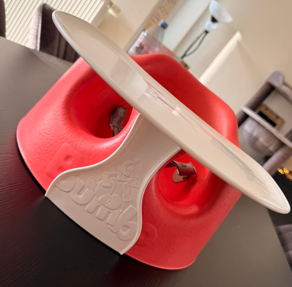 Bumbo seat met tafeltje, Ophalen, Zo goed als nieuw, Gordel(s)