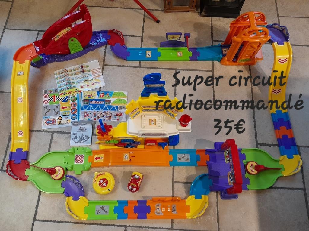 Vtech Super circuit radio commandé, Enlèvement, Comme neuf