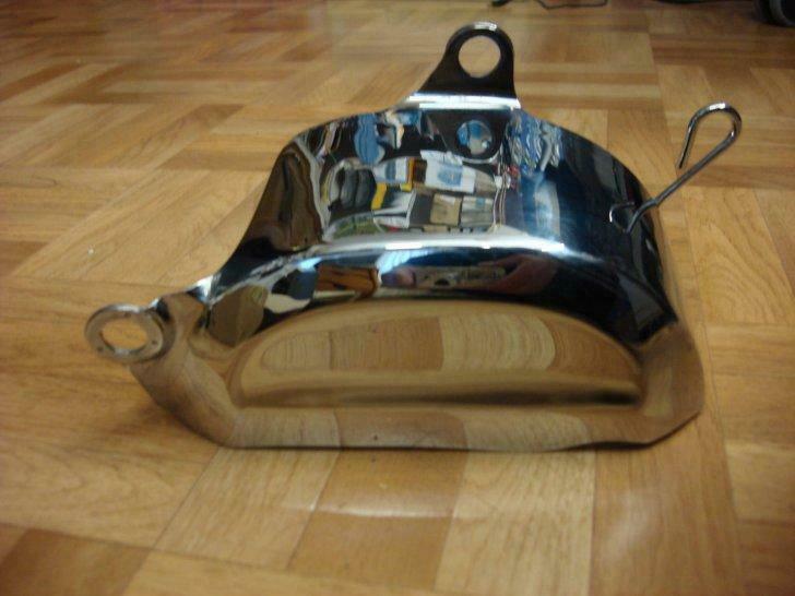 jw0490: cover van uitlaatklep motor van suzuki M1800R  (M109, Motoren, Ophalen of Verzenden, Gebruikt