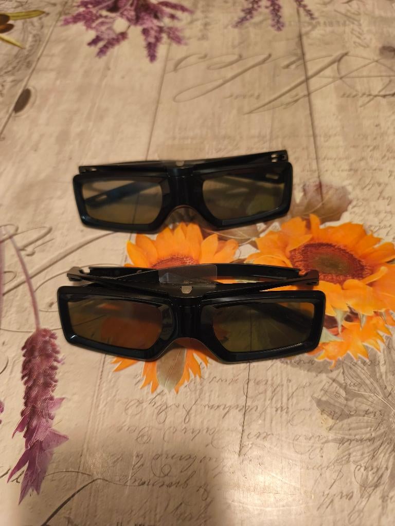 2 paires de lunette 3D., Ophalen of Verzenden, Nieuw, Overige kabels