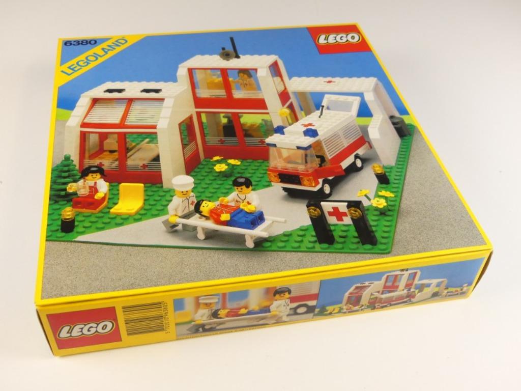 LEGO Classic Town 6380 St. Mary's Hospital MET DOOS, Enlèvement ou Envoi, Comme neuf, Ensemble complet, Lego