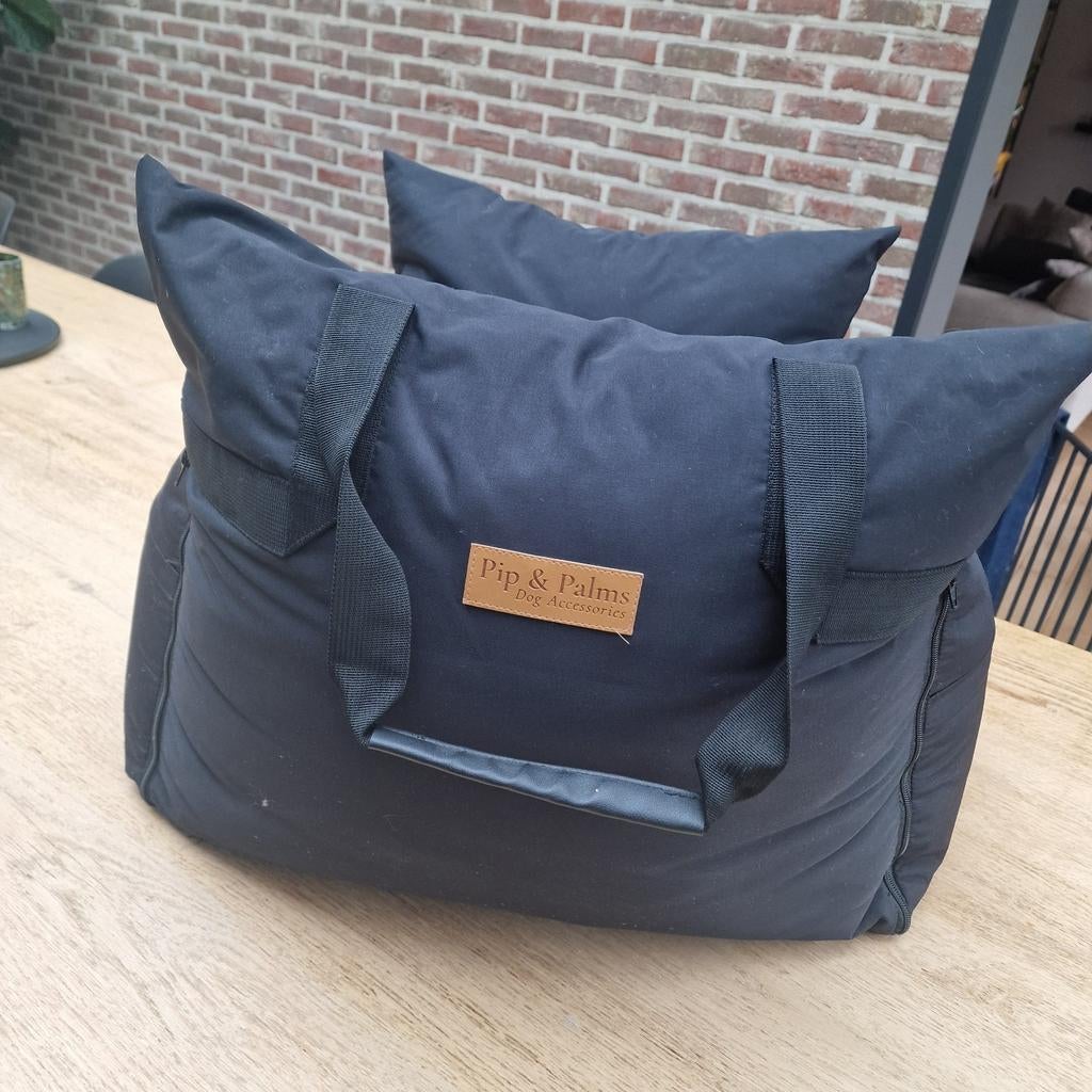 Autostoel mand hond pip & palms, Enlèvement