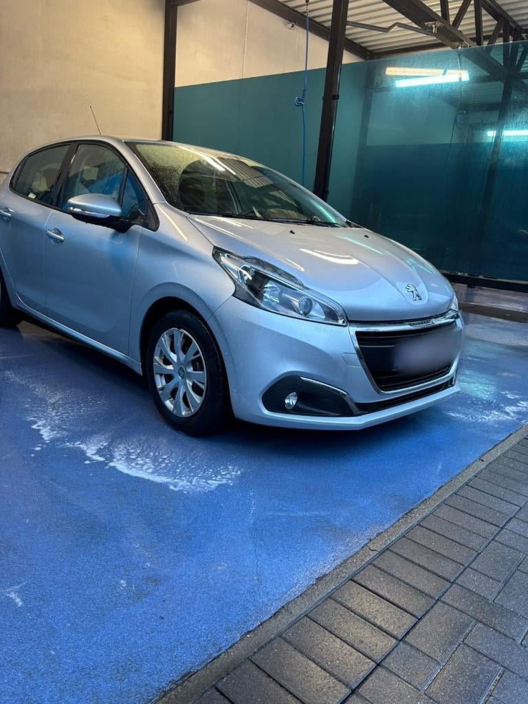 Peugeot 208 1.2i 2015, Auto's, Voorwielaandrijving, Stof, 1199 cc, 5 deurs