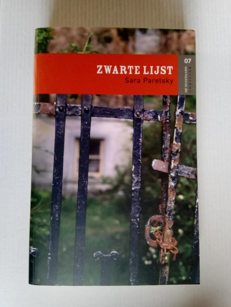 Zwarte Lijst - Sara Paretsky, Livres, Thrillers, Comme neuf, Amérique, Enlèvement ou Envoi