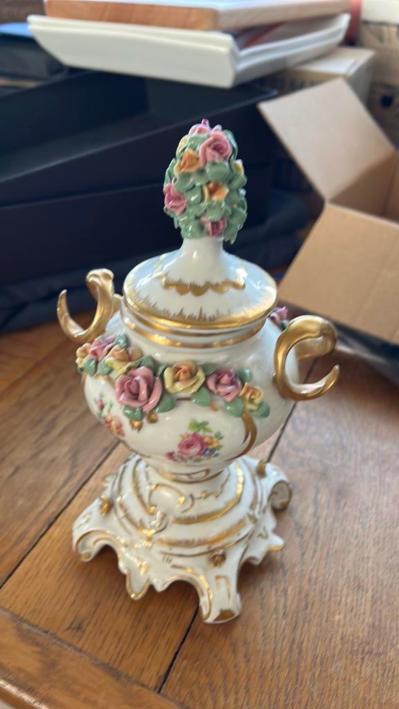 Belle décoration en porcelaine avec tampon, Antiquités & Art, Enlèvement