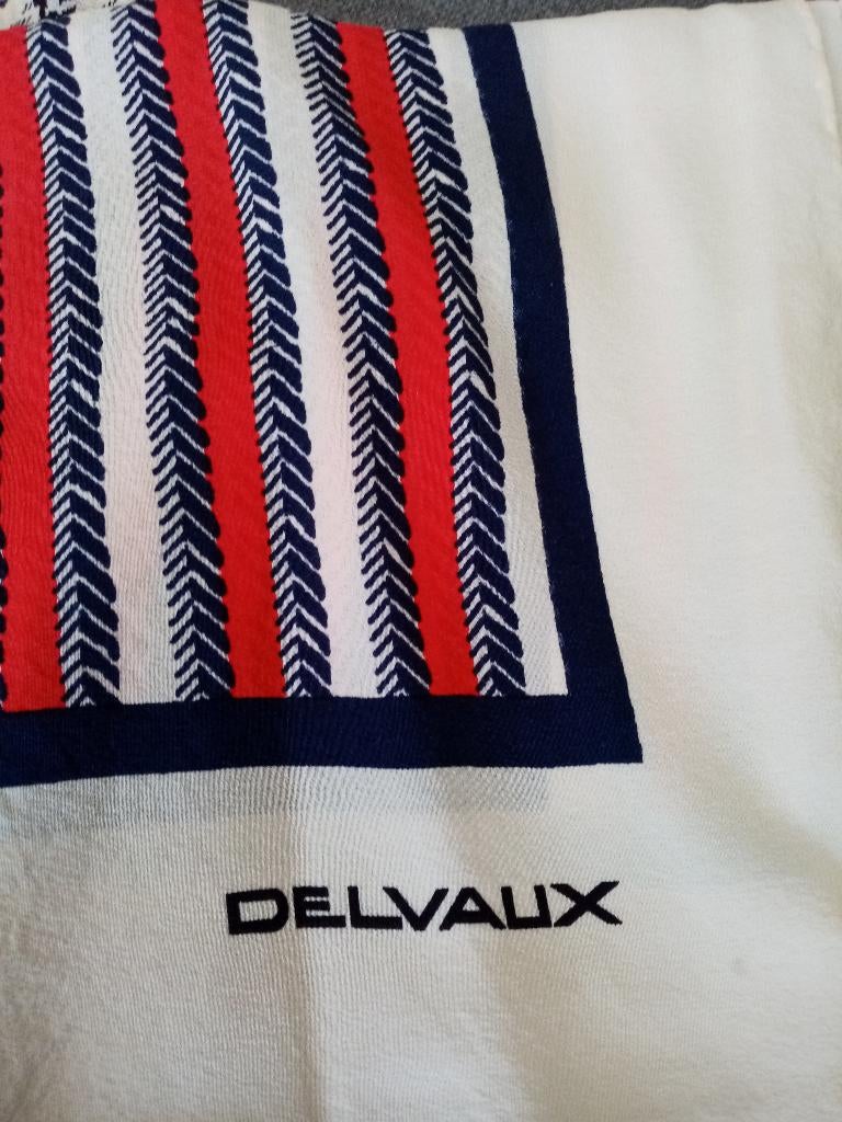 Delvaux zijden sjaal in rood, blauw en wit, Ophalen of Verzenden, Gebruikt, Rood, Overige merken