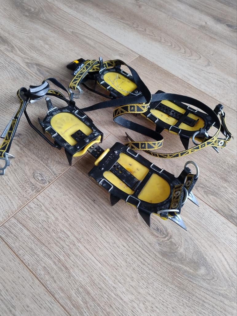 Location matériel alpinisme/randonnée/camping, Chaussures