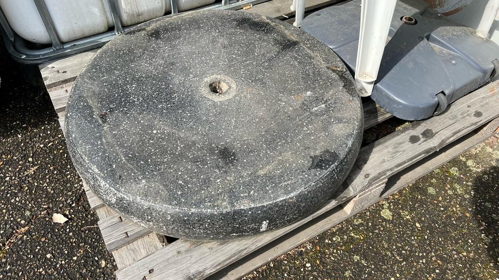 Zware parasolvoet in graniet 75cm, Ophalen, Gebruikt, Minder dan 1 meter, Parasolvoet