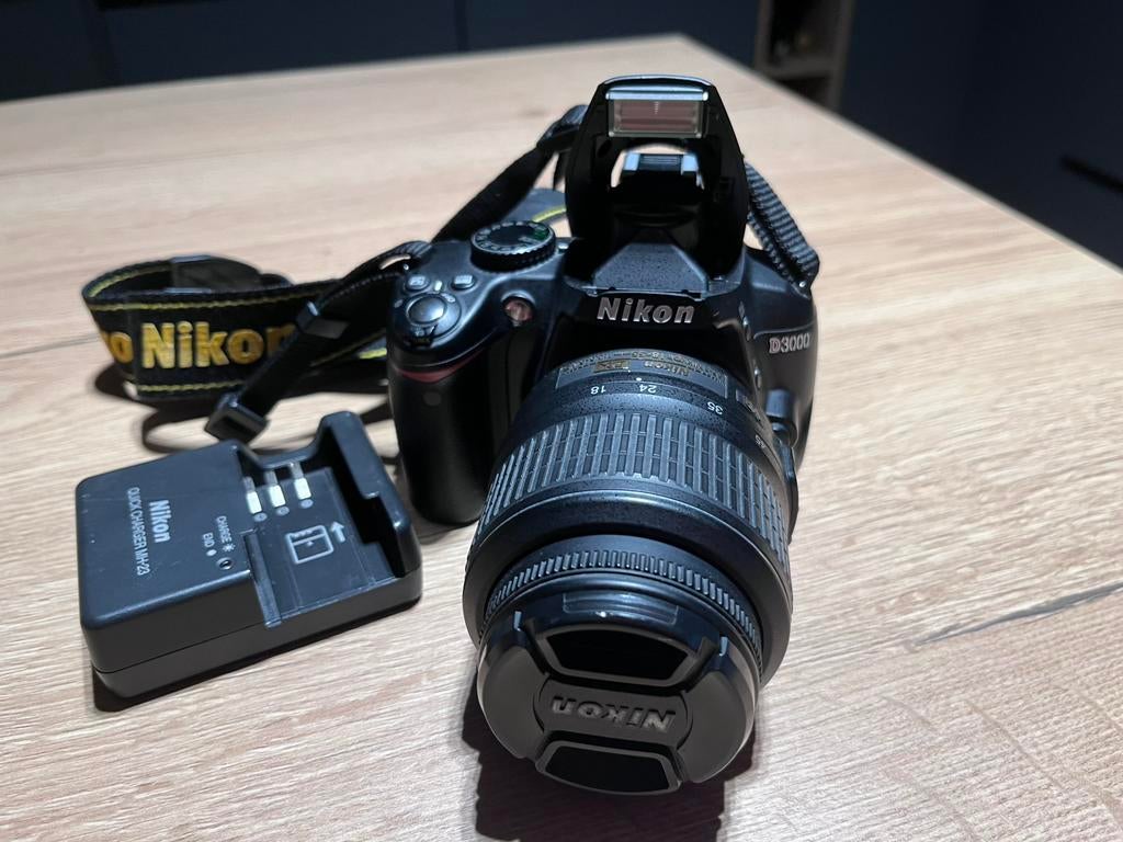 Nikon D3000 + objectif, 4 à 7 fois, Enlèvement, Utilisé, Nikon