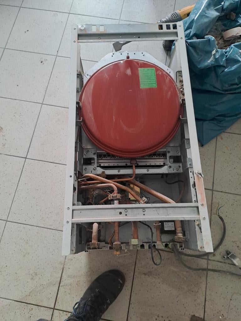 Atmosfeer ketel en 2 boilers 50€ per stuk of mag weg voor bo, Ophalen, Gebruikt, Aardgas, Boiler