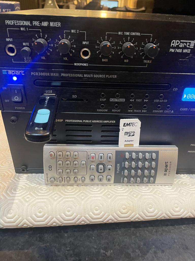 APART pro AMPLI+ USB+SD+FM+CD+BLUETOOTH+MICRO high-end, Audio, Tv en Foto, Versterkers en Ontvangers, Ophalen of Verzenden, Zo goed als nieuw
