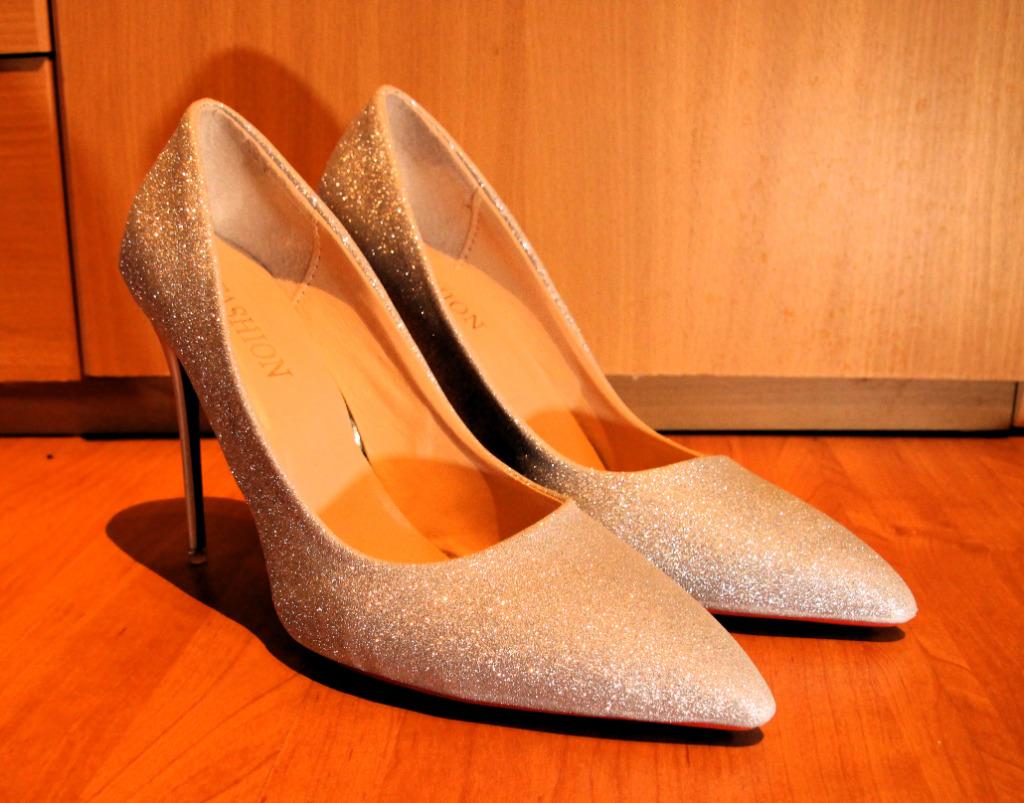 Pumps, Pumps, Nieuw, Ophalen of Verzenden, Grijs