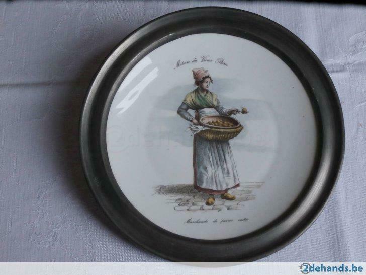 Assiette décorative en porcelaine de France "Marchande de po, Enlèvement ou Envoi, Utilisé