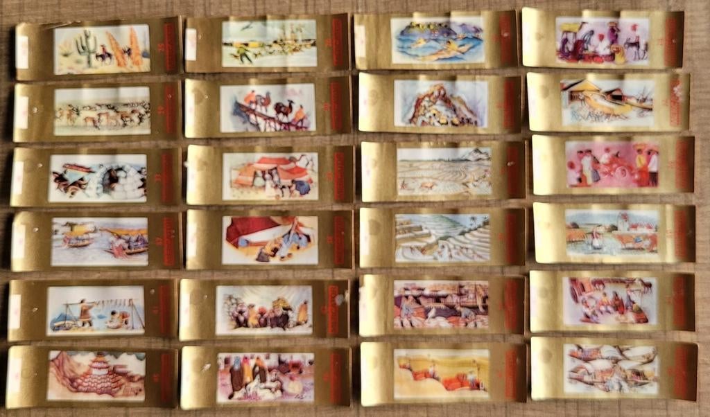 24 oude sigarenbandjes: Etnologie reeks 1, Ophalen of Verzenden, Gebruikt, Sigarenbandjes