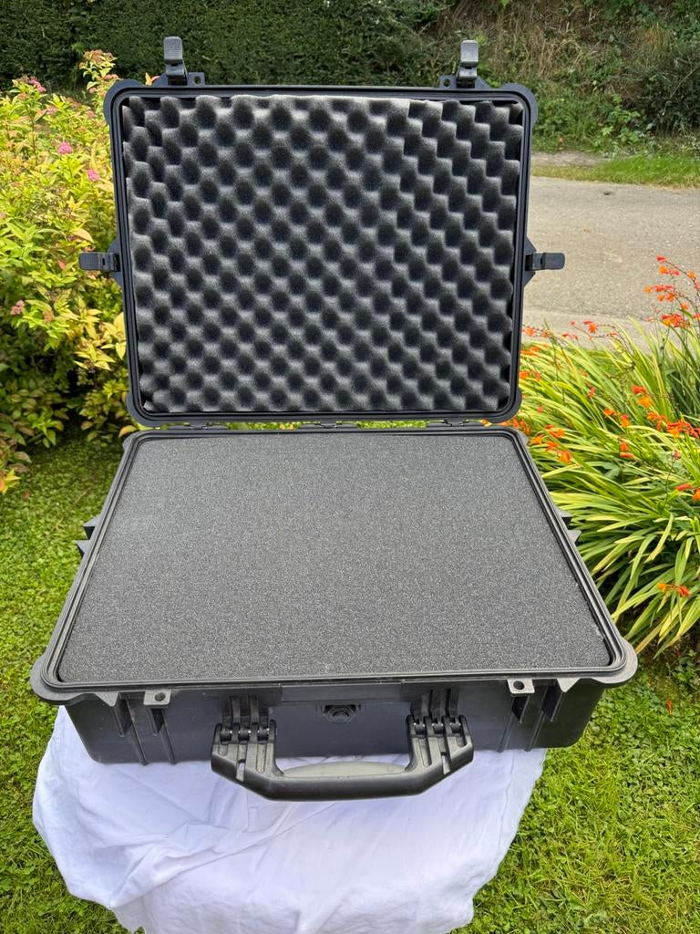 PELI CASE 1600, Muziek en Instrumenten, Behuizingen en Koffers, Zo goed als nieuw, Verzenden