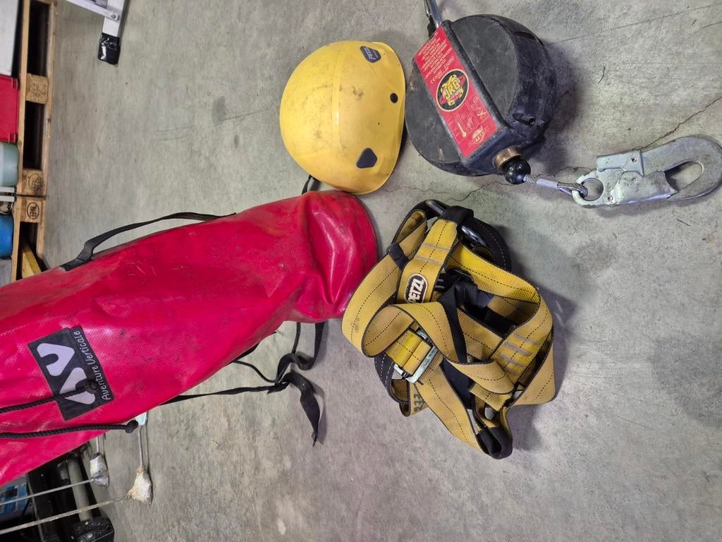 STOP CHUTE PETZL CASQUE HARNAIS, Doe-het-zelf en Bouw, Ophalen of Verzenden, Zo goed als nieuw