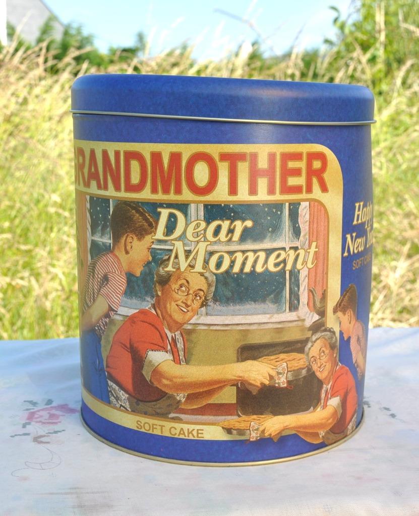 grande boite en fer ronde grandmother, Collections, Enlèvement ou Envoi, Comme neuf, Autre