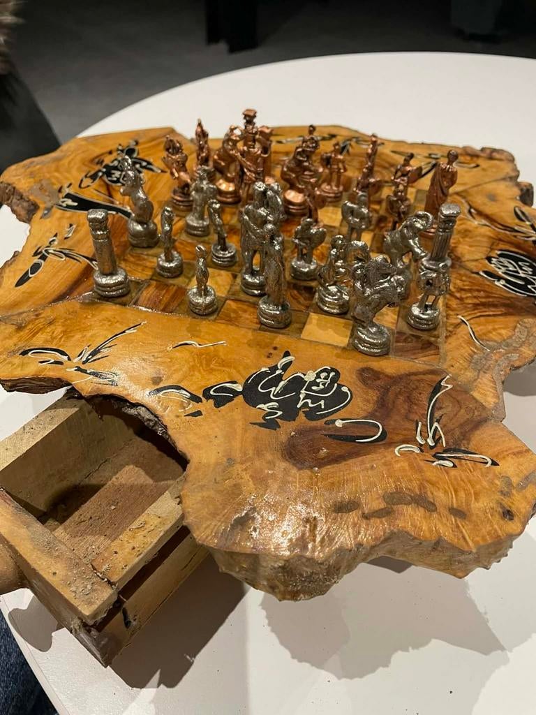 Superbe jeu d échecs, Enlèvement