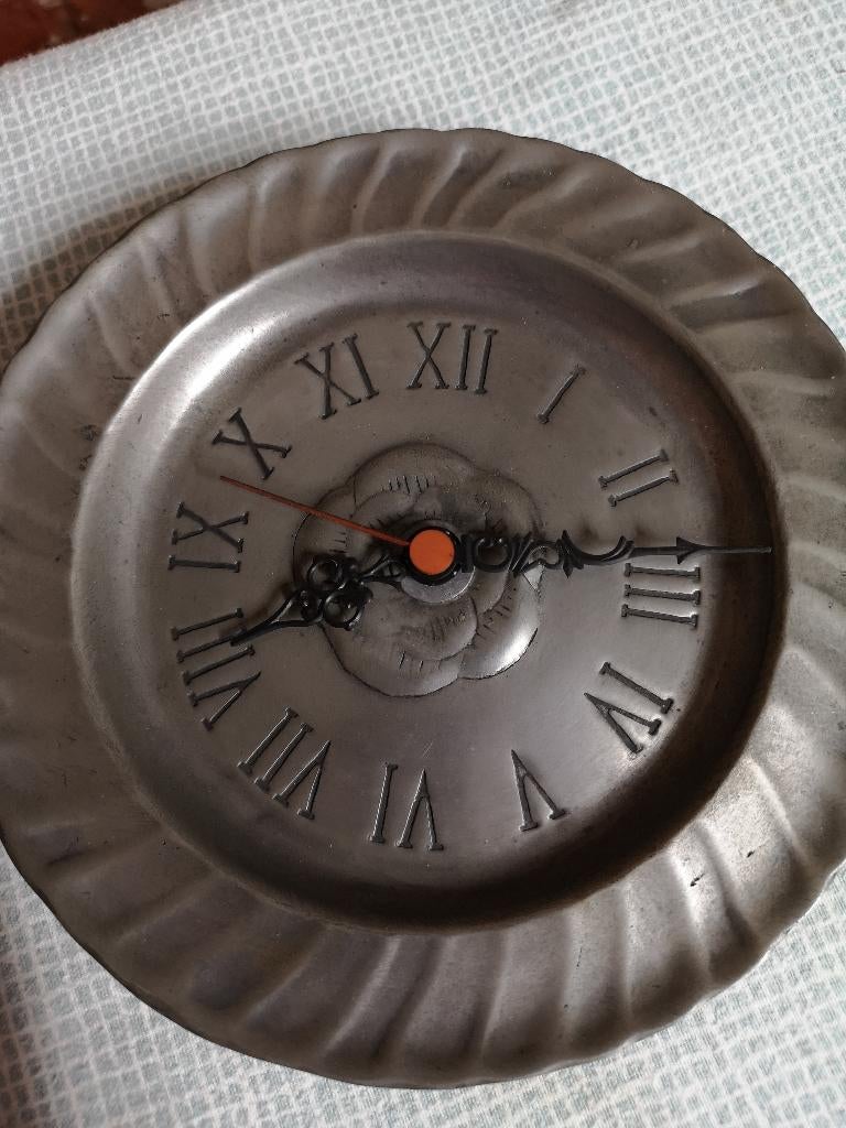 Horloge murale en etain, Antiquités & Art, Antiquités | Horloges, Enlèvement