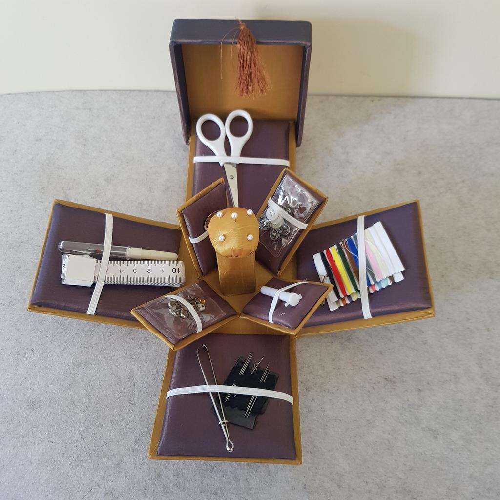 Naaidoos, naai-etui, in Victoriaanse stijl, opklapbaar, Antiek en Kunst, Ophalen of Verzenden
