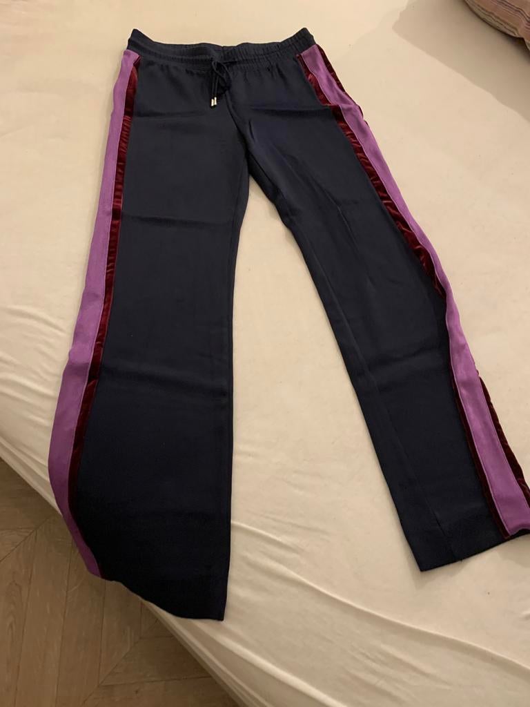 Blauwe losse broek met paarse streep Sandro, Kleding | Dames, Ophalen of Verzenden, Zo goed als nieuw