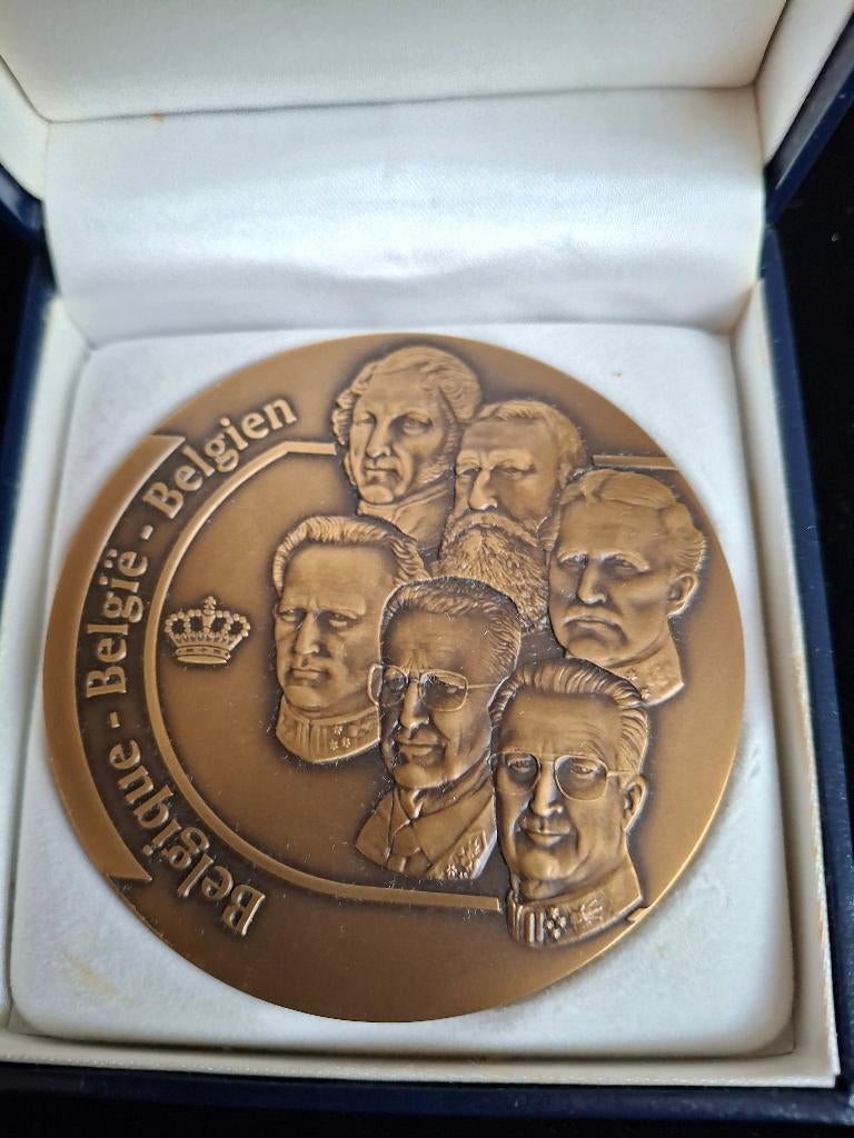 médaille 6 Rois 175 ans de la Belgique, Enlèvement ou Envoi, Comme neuf, Autres types