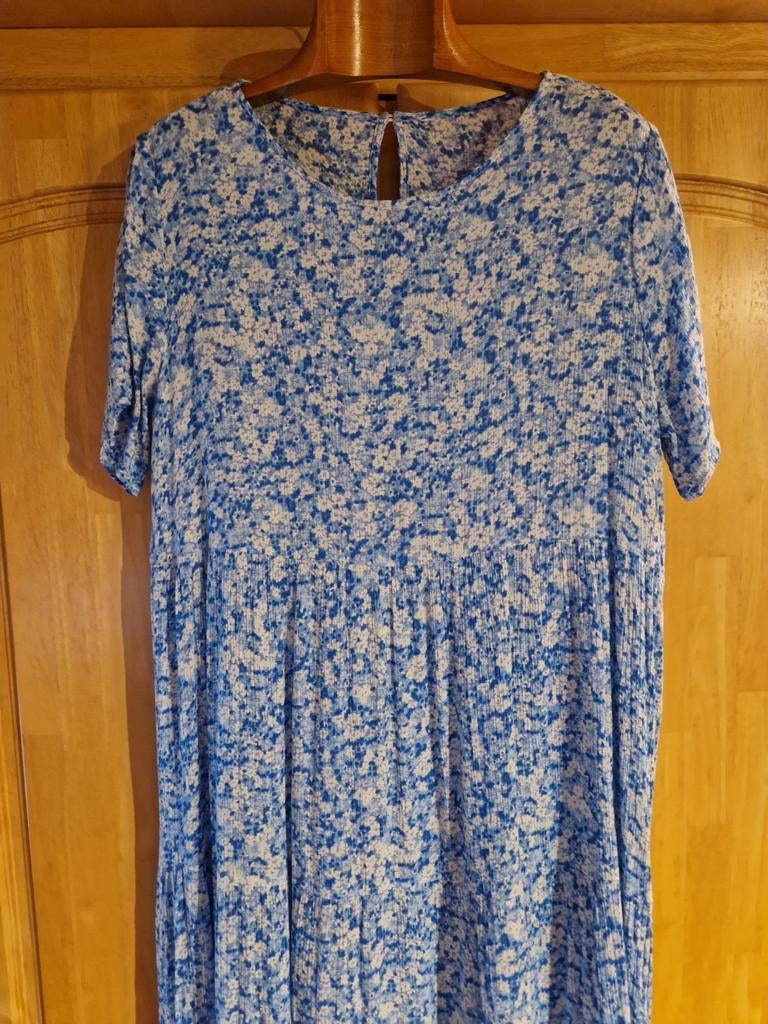 Lichtblauw en wit lang zomerkleed. L., Ophalen of Verzenden, Wit