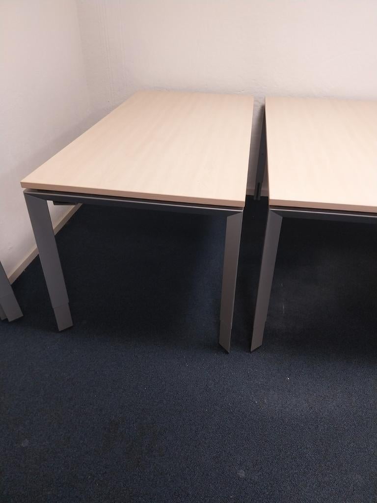 Diverse mooie bureaus, Ophalen