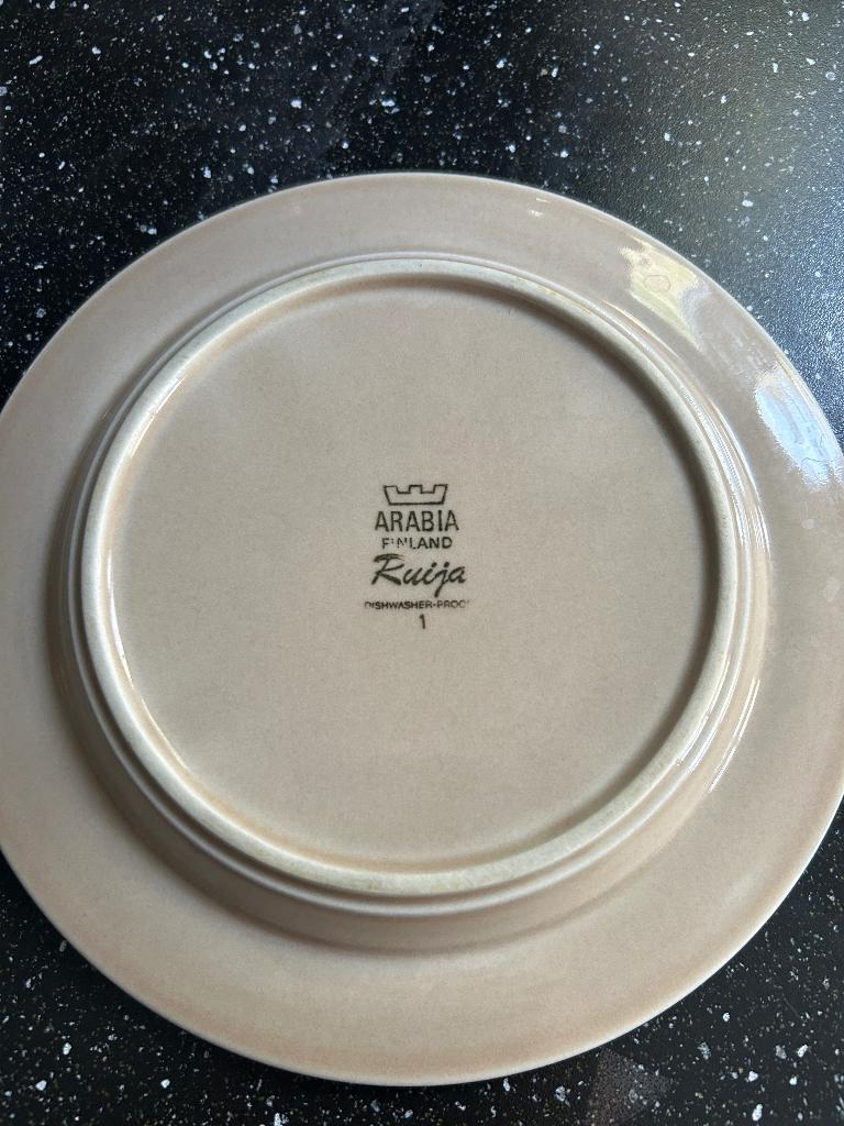 Arabia finland ruija assiettes, Enlèvement