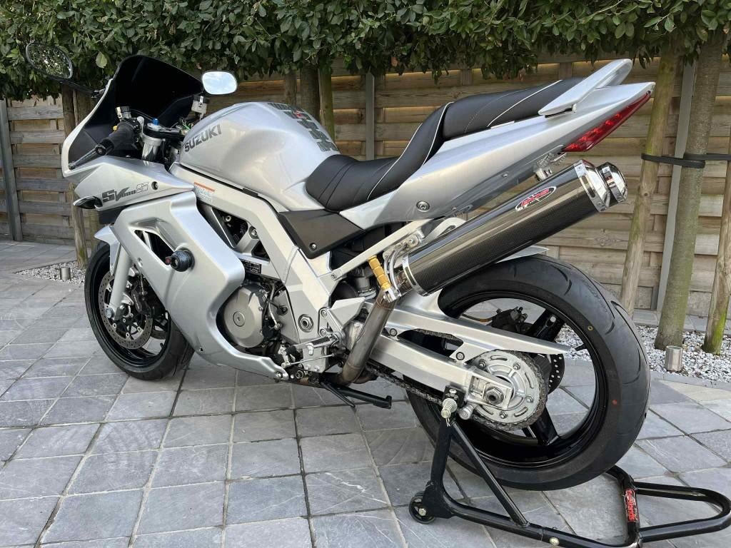 suzuki SV 1000S v-twin ** slechts  11500km !!!** topstaat **, Motoren, 2 cilinders, Sportuitlaat, Bedrijf, Sport