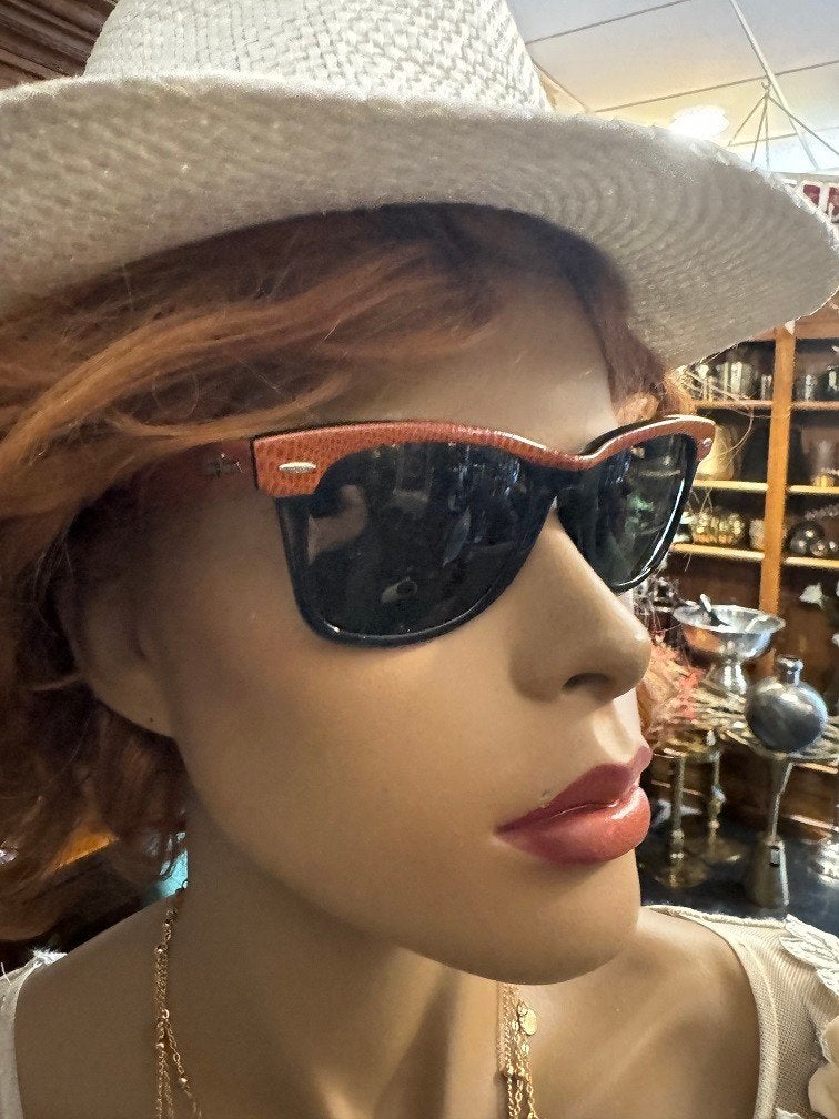 Vintage zonnebril B&L Ray-Ban Wayfarer Leather L5022 W23, Gebruikt, Zonnebril, Bruin, Ophalen of Verzenden