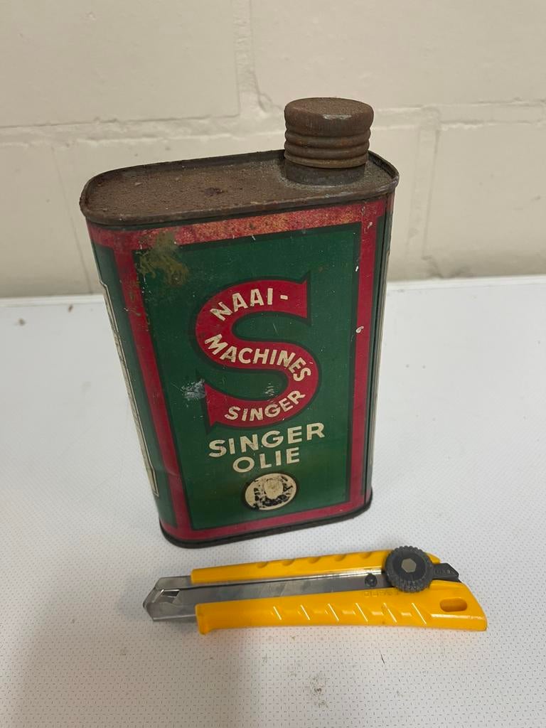 Singer olie D naaimachines blik blikken doos, Ophalen of Verzenden, Zo goed als nieuw