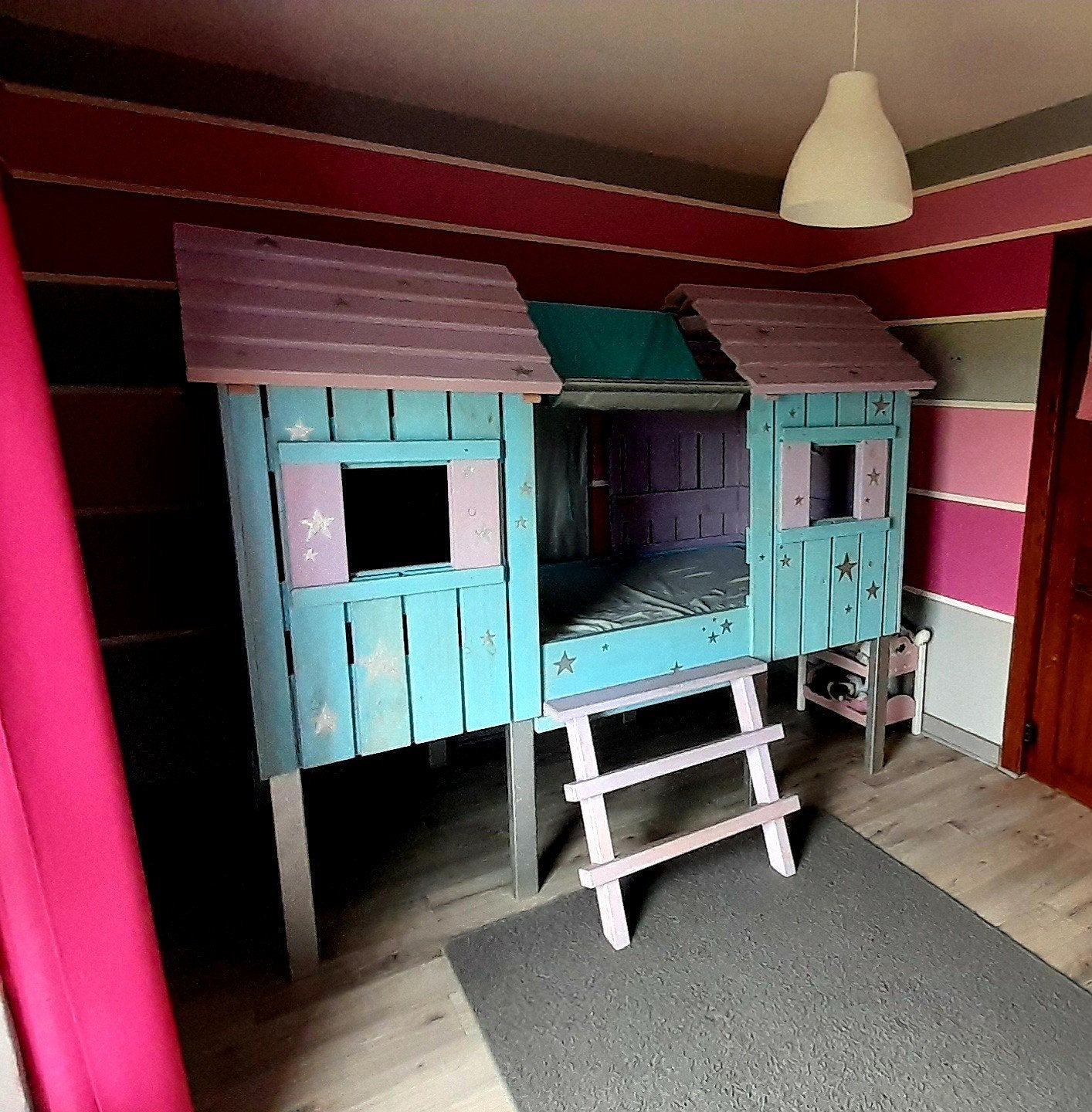 Lit cabane enfant