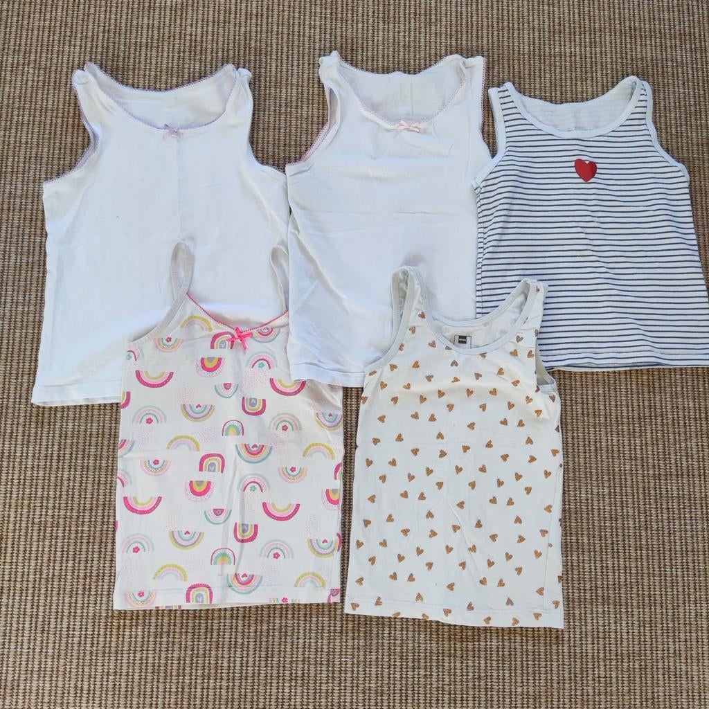 Lot chemisette 5-6 ans, Enlèvement ou Envoi, Comme neuf, Fille, Vêtements de nuit ou Sous-vêtements