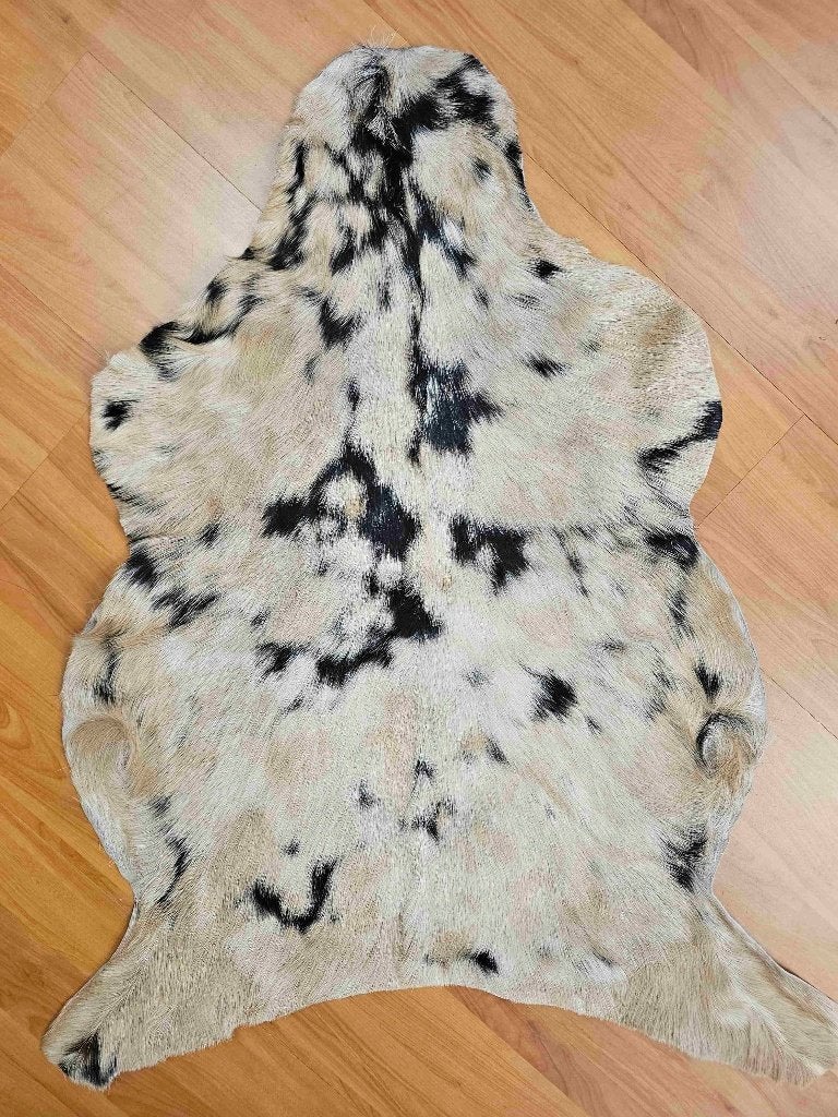 Peau de chèvre tachetée 95/66 cm, Enlèvement ou Envoi, Utilisé, Noir, Autres styles