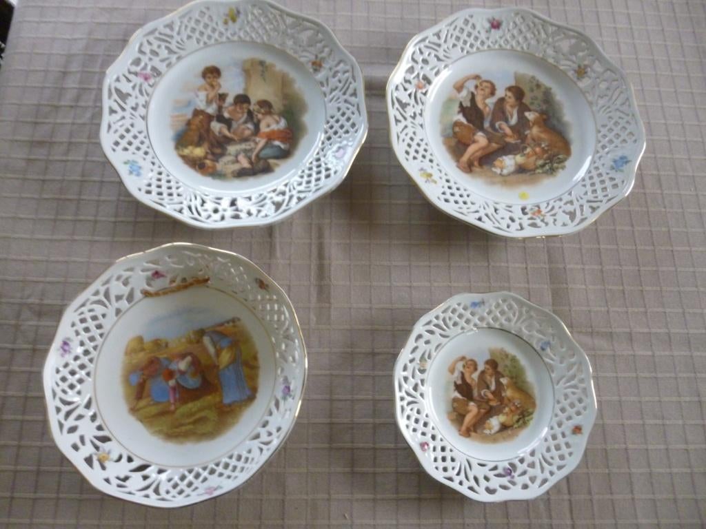4 oude porseleinen borden, Antiek en Kunst, Ophalen of Verzenden