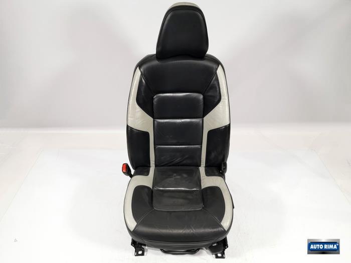 Siège gauche d'un Volvo V70, Autos : Pièces & Accessoires, Habitacle & Garnissage, Volvo, Utilisé, 3 mois de garantie, Enlèvement ou Envoi
