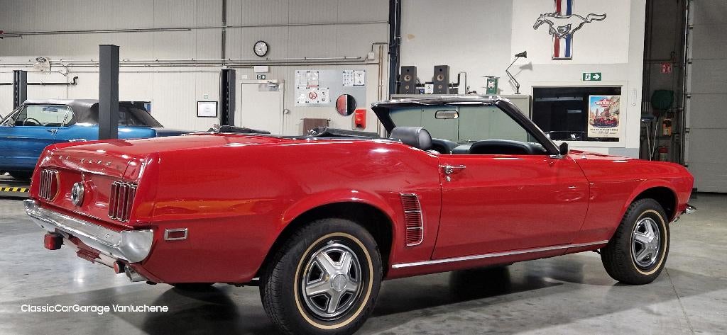 Ford Mustang Convertible, 4 zetels, Achterwielaandrijving, Zwart, Bedrijf