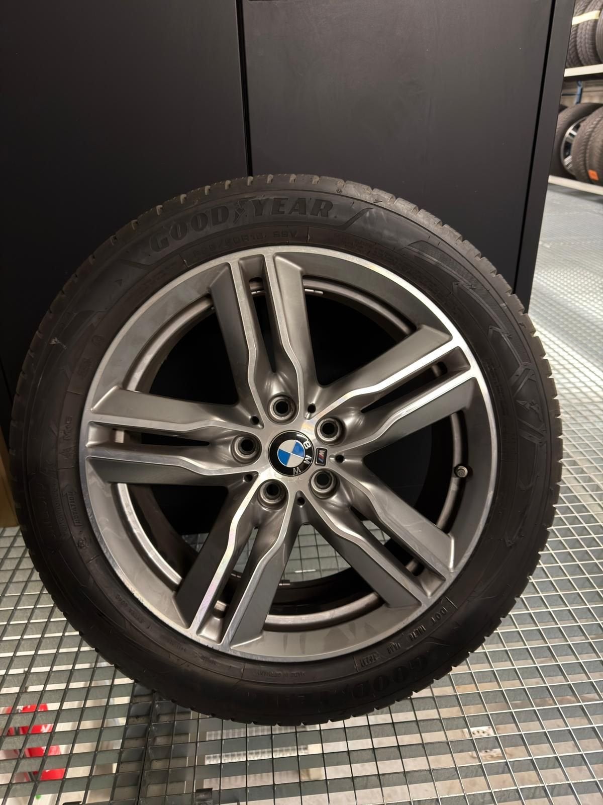 BMW X1 of X2 set wintervelgen 18 inch, Autos : Pièces & Accessoires, Pneus & Jantes, Pneus et Jantes, Pneus hiver, Véhicule de tourisme