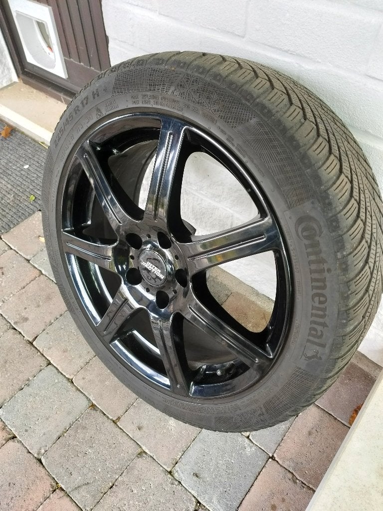 4 jantes + pneus hiver. 5 trous. 17 pouces ., Autos : Pièces & Accessoires, Enlèvement, 17 pouces, Pneus hiver, Pneu(s)