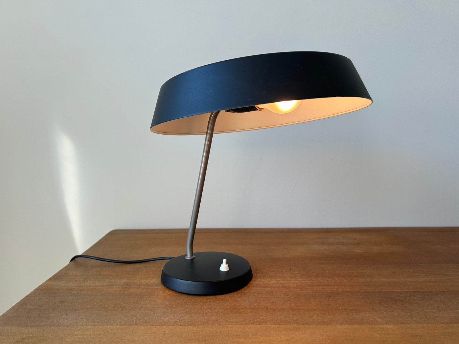 Lampe de bureau VEB NARVA Leuchtenbau, années 1960/70, Antiquités & Art, Enlèvement, Métal