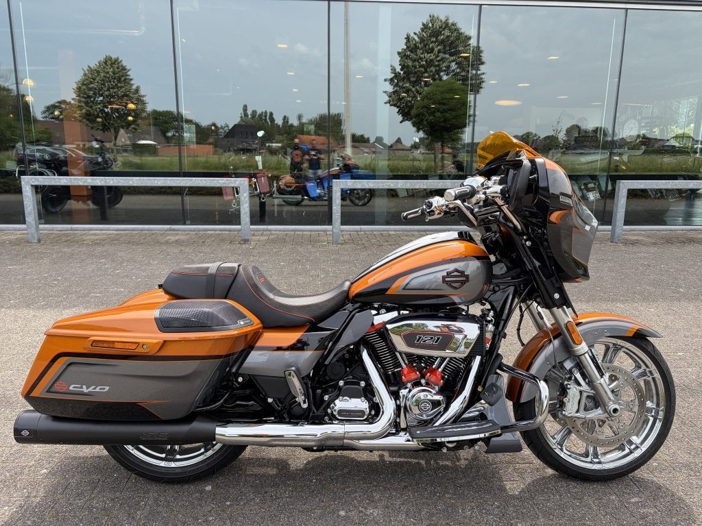 Harley-Davidson CVO Street Glide, Motos, Occasion, 1988 cm³, Autre, Manuelle