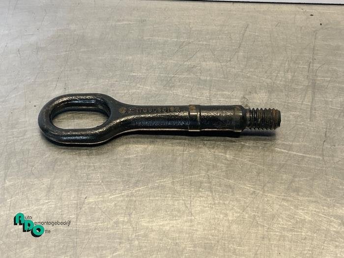 Crochet de remorquage avant d'un Volkswagen Golf (Golf 04-), Volkswagen, -, 3 mois de garantie, Utilisé