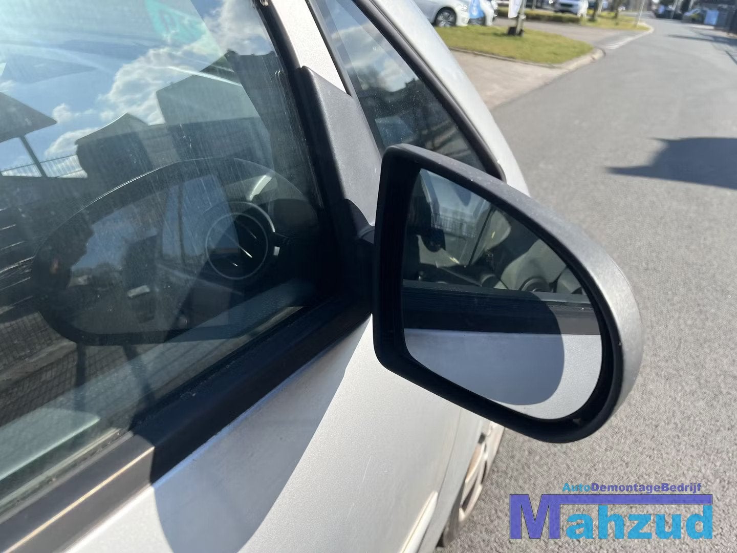 Mitsubishi colt 6 grijs 16H spiegel rechts 2004-2014, Info@mitsubishi-motors.com, Gebruikt, Mitsubishi Motors Corporation, Mitsubishi